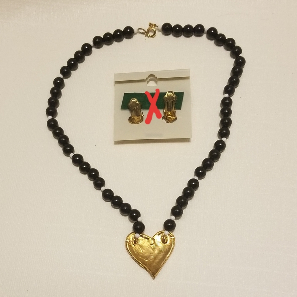 Cute vtg black & white heart jewelry set - Picture 2 of 4